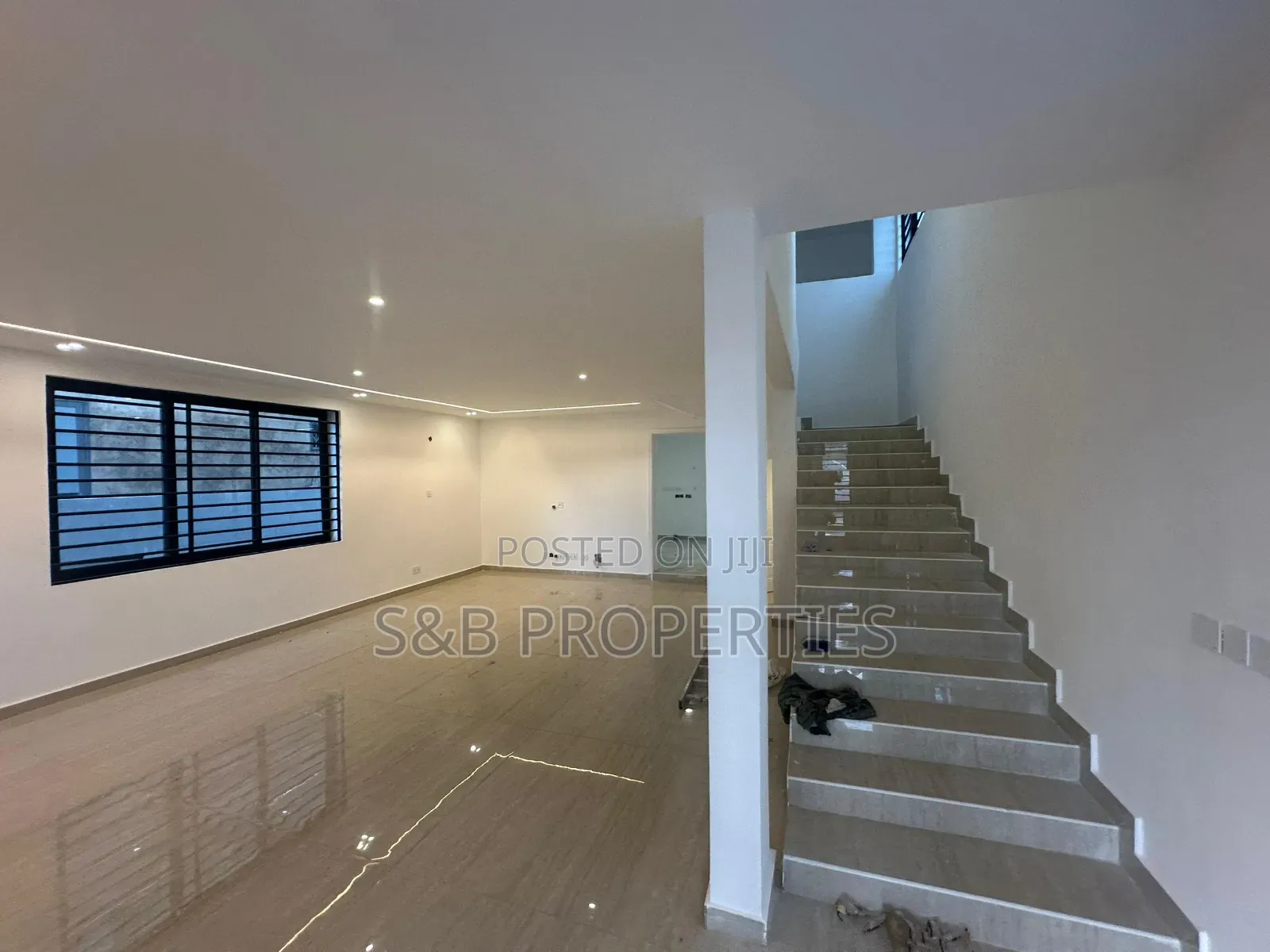 4bdrm House in Kwabenya for sale