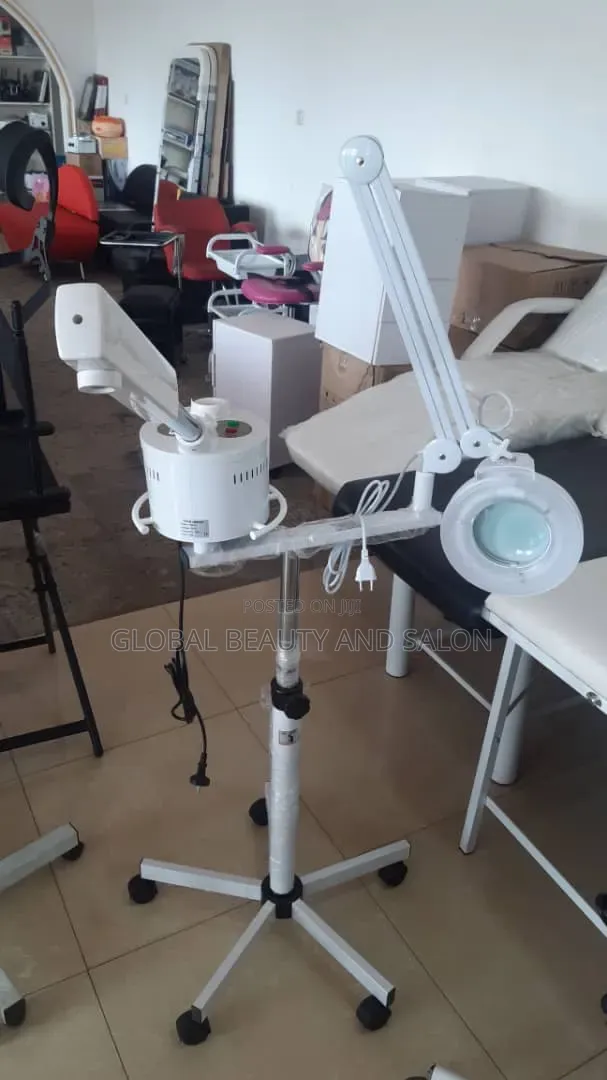 Facial Steamer With Magnifying Lamp