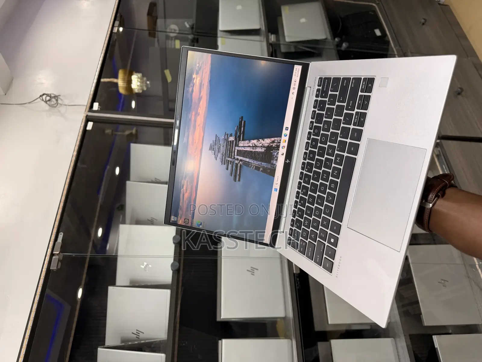 Laptop HP EliteBook 640 G11 8GB AMD Ryzen 5 SSD 256GB