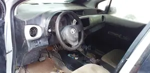 Toyota Vitz 2012