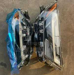 Toyota Rav4 2021,2022,2023,2024, Headlight Available