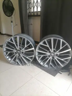 Hyundai 18 Inches Alloy Wheels