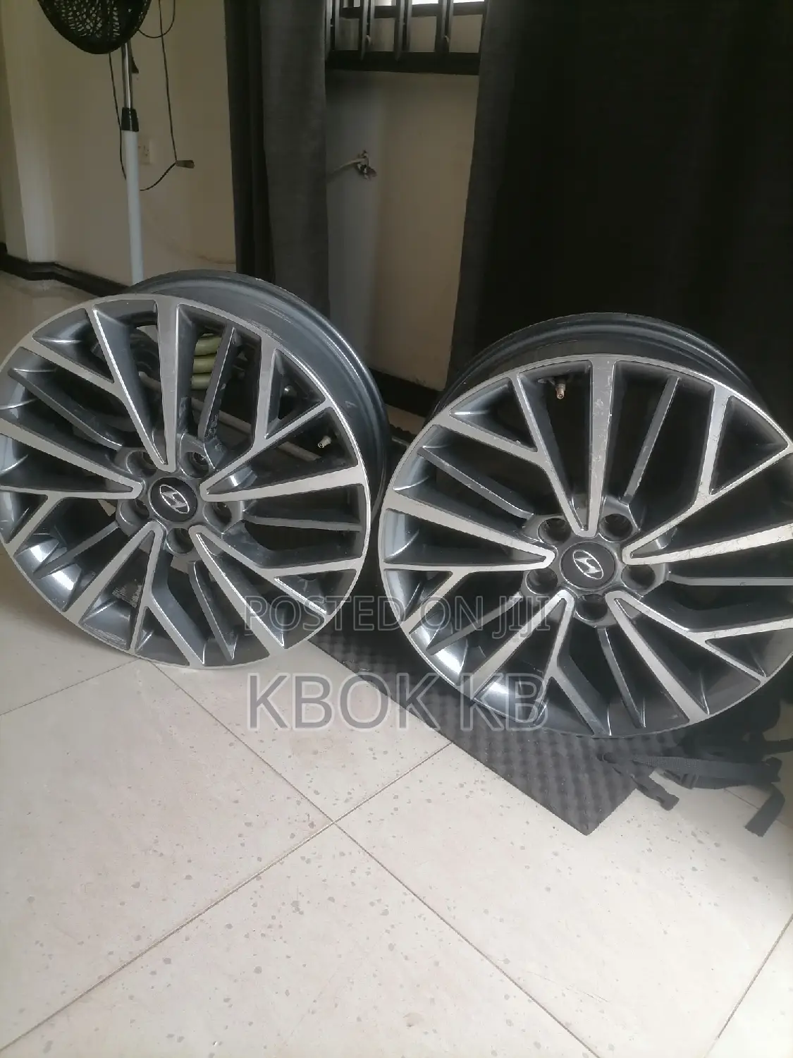 Hyundai 18 Inches Alloy Wheels