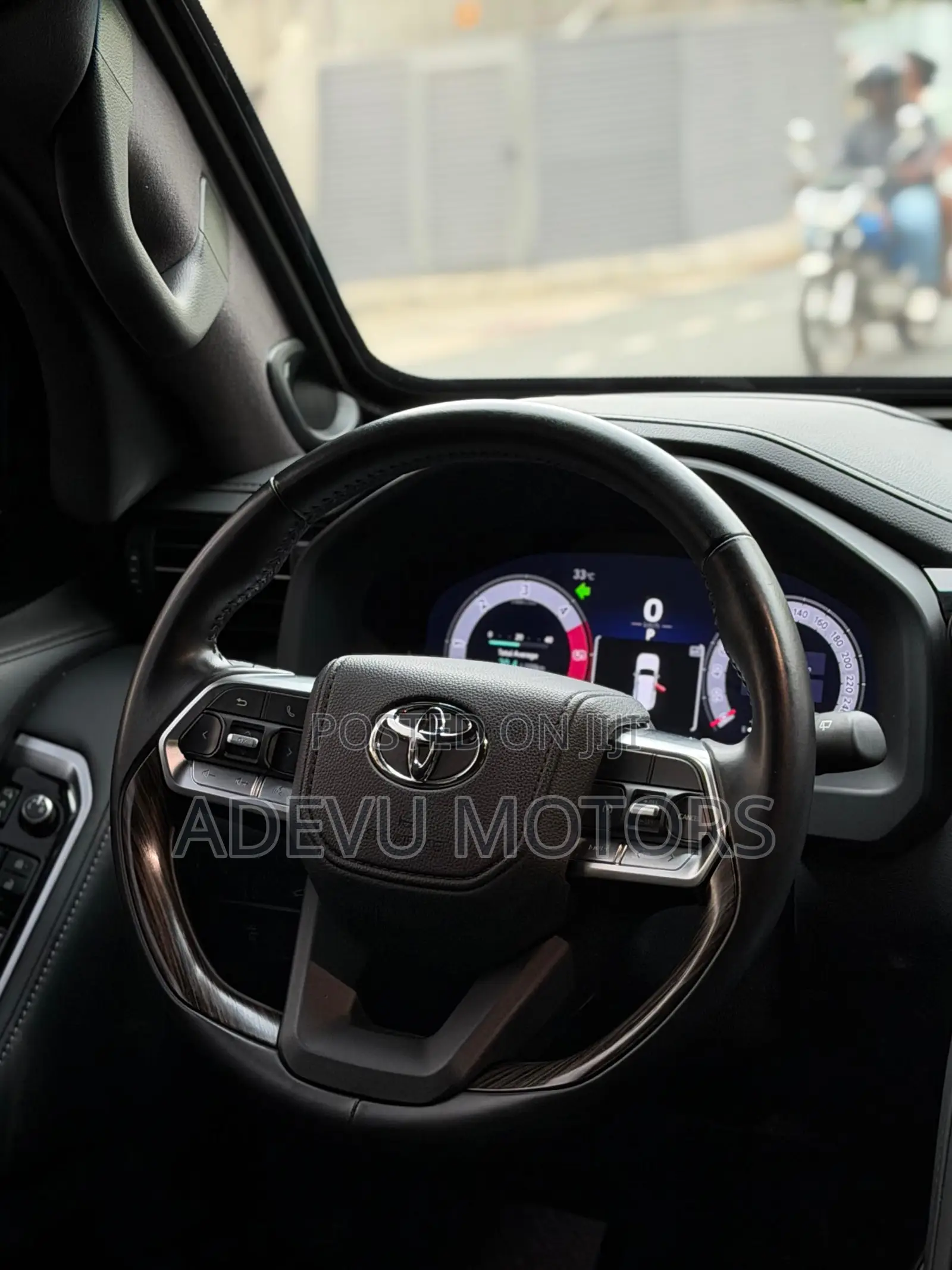 Toyota Land Cruiser LC300 2025 Black