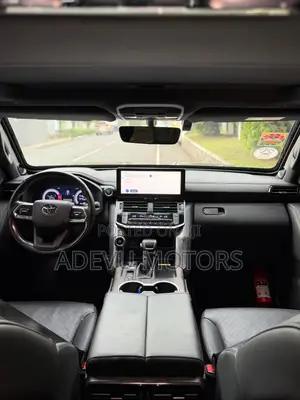 Toyota Land Cruiser LC300 2025 Black
