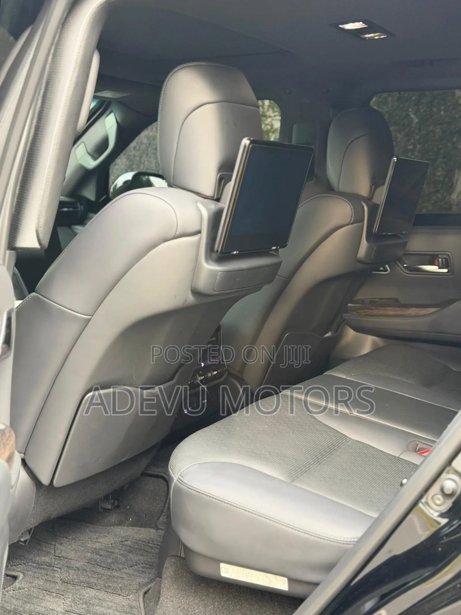 Toyota Land Cruiser LC300 2025 Black