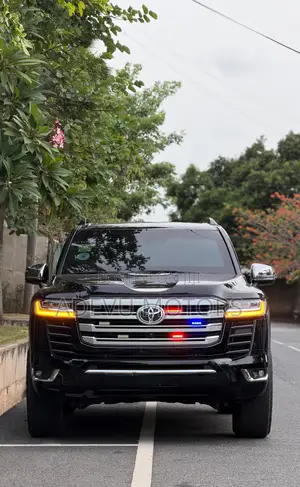 Toyota Land Cruiser LC300 2025 Black