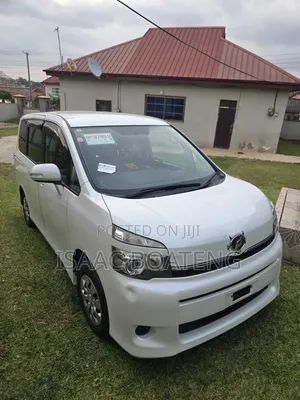 Toyota Voxy 2013 White