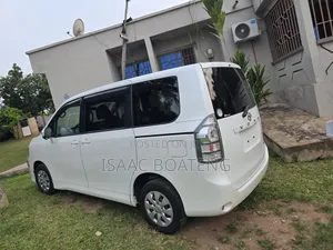 Toyota Voxy 2013 White