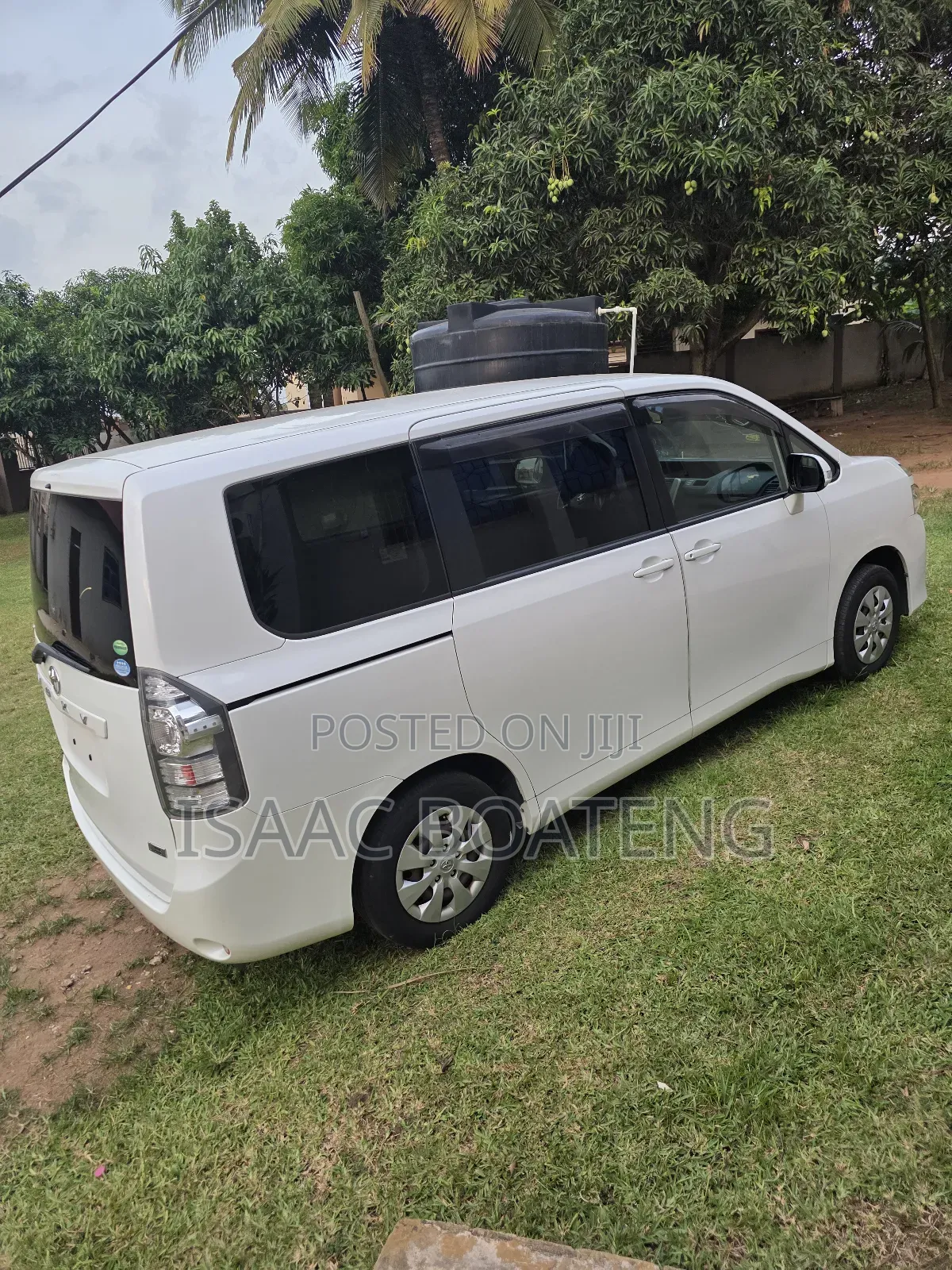 Toyota Voxy 2013 White