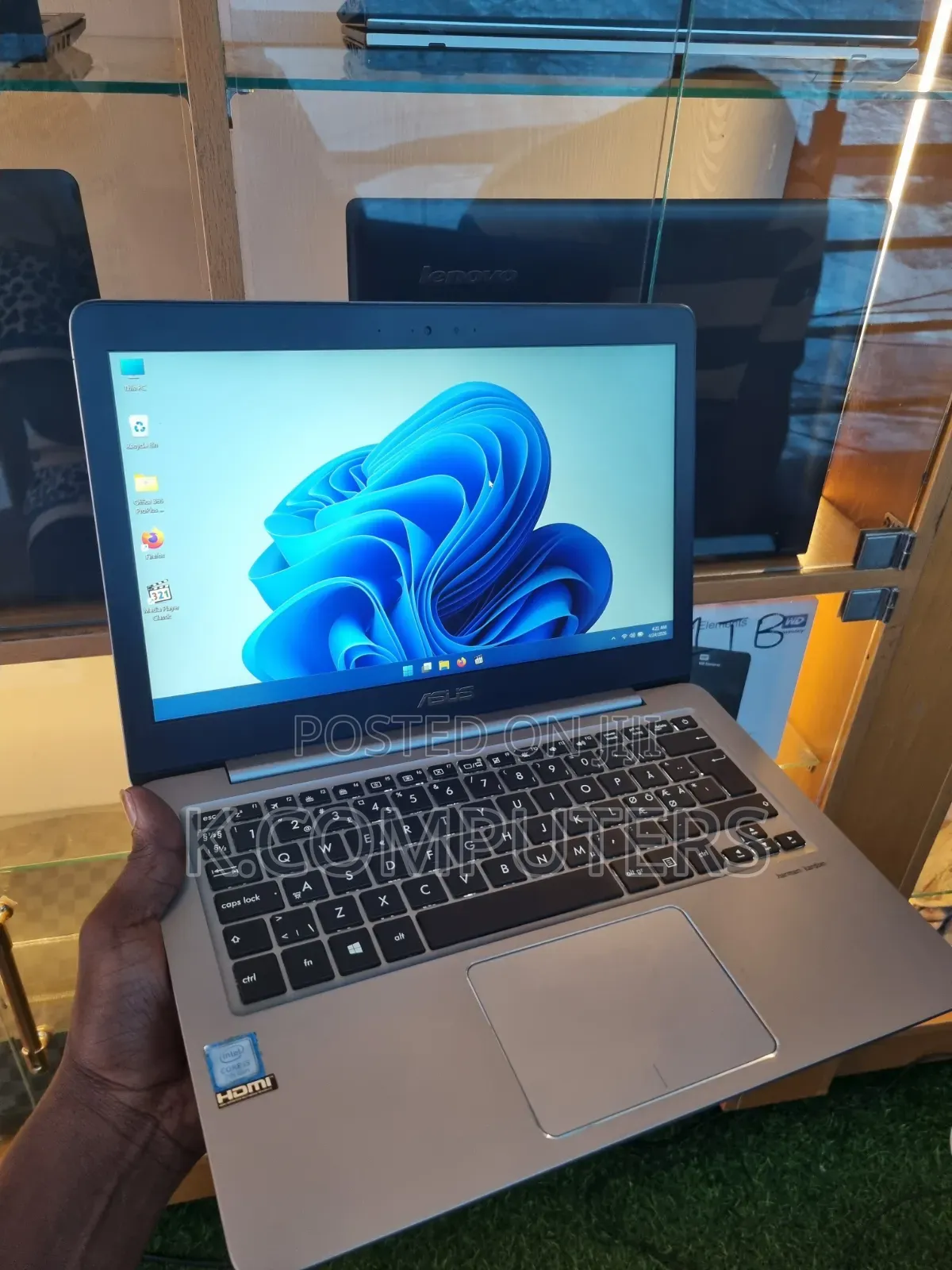 Laptop Asus ZenBook UX310UQ 8GB Intel Core i5 SSD 256GB