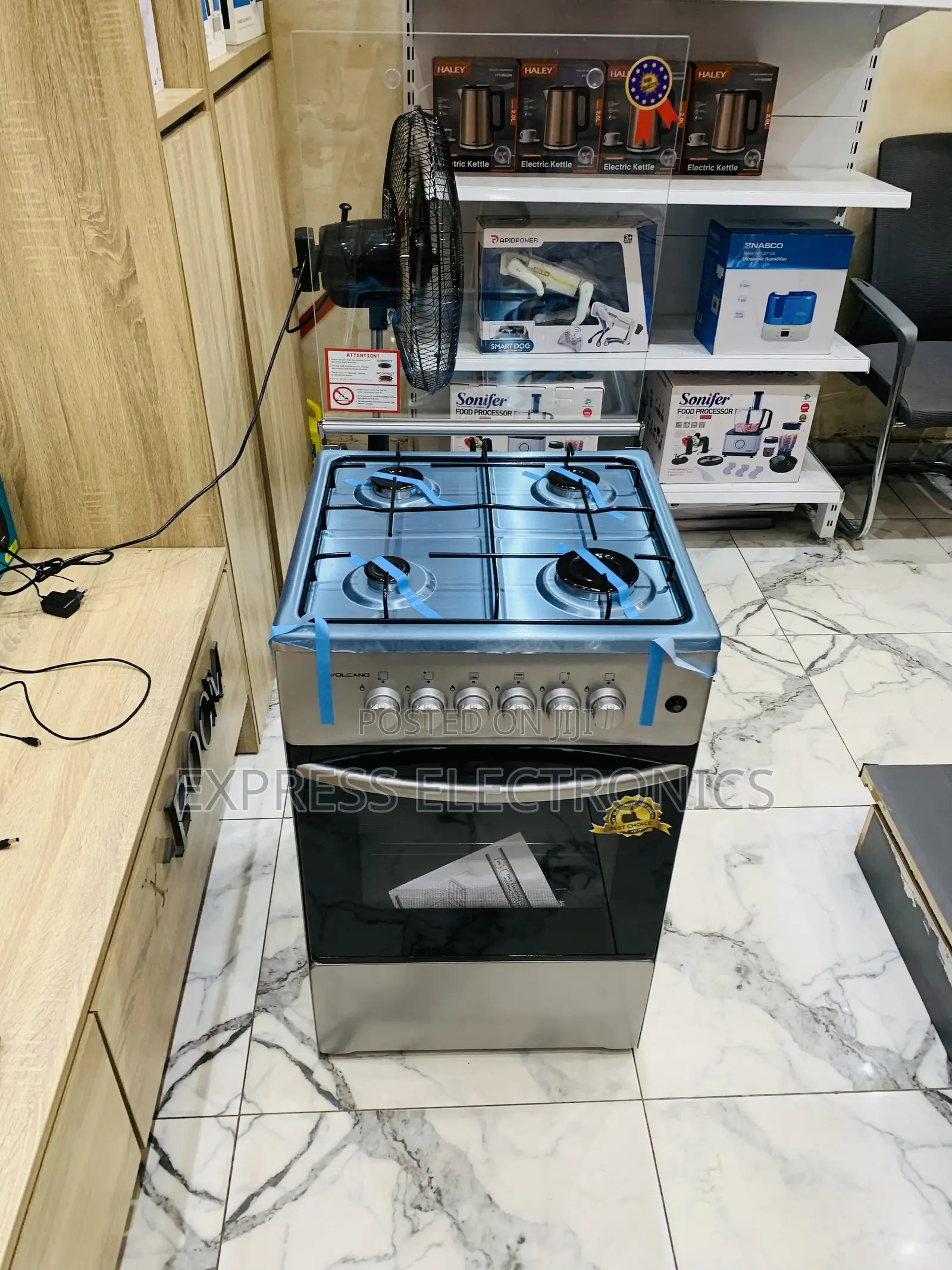 Grab the New 4burger Gas Cooker Oven 50/50 Grey