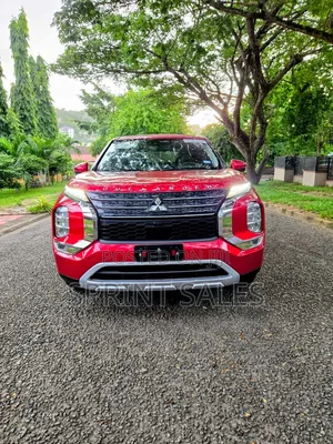 Mitsubishi Outlander SE 2022 Red