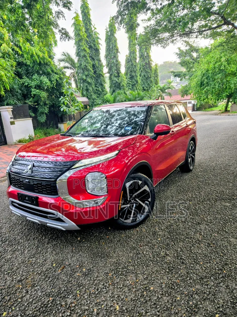Mitsubishi Outlander SE 2022 Red