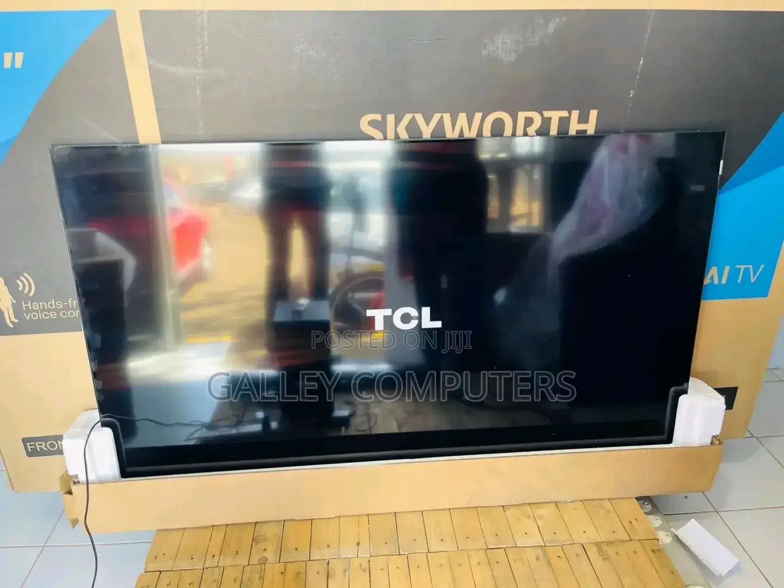TCL Smart Tv With Accessories