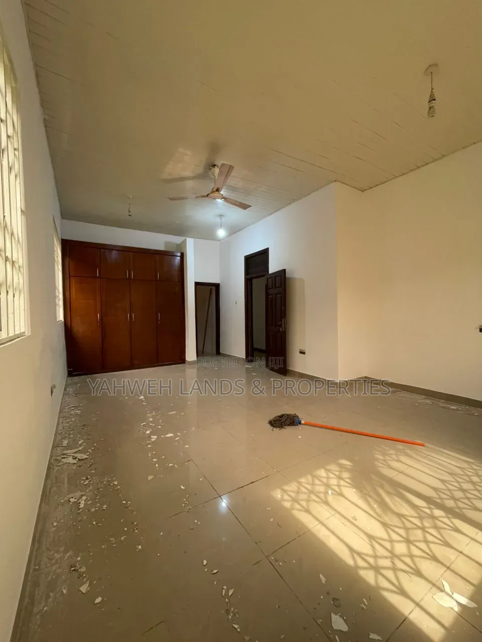 5bdrm House in Collins Dauda, Baatsona Total for rent