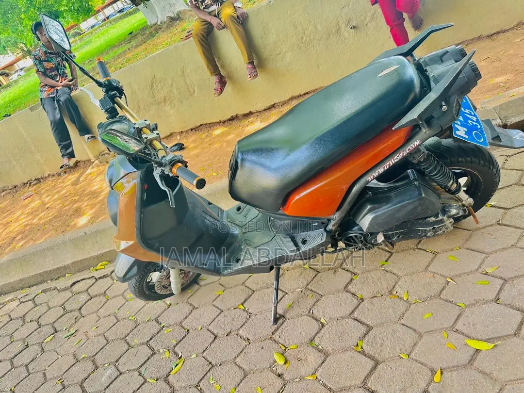 Yamaha 2017 Brown