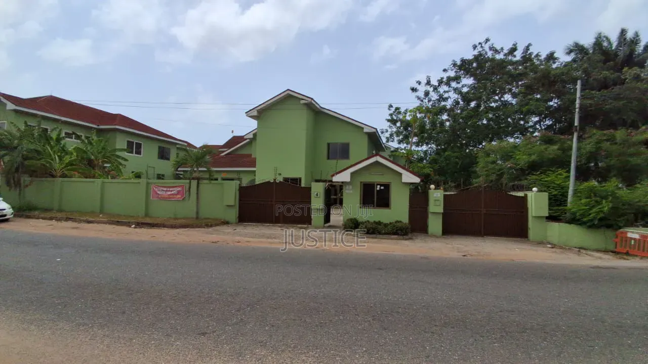 4bdrm House in Cantonments, DVLA Area for rent