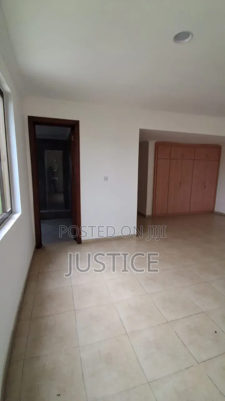 4bdrm House in Cantonments, DVLA Area for rent