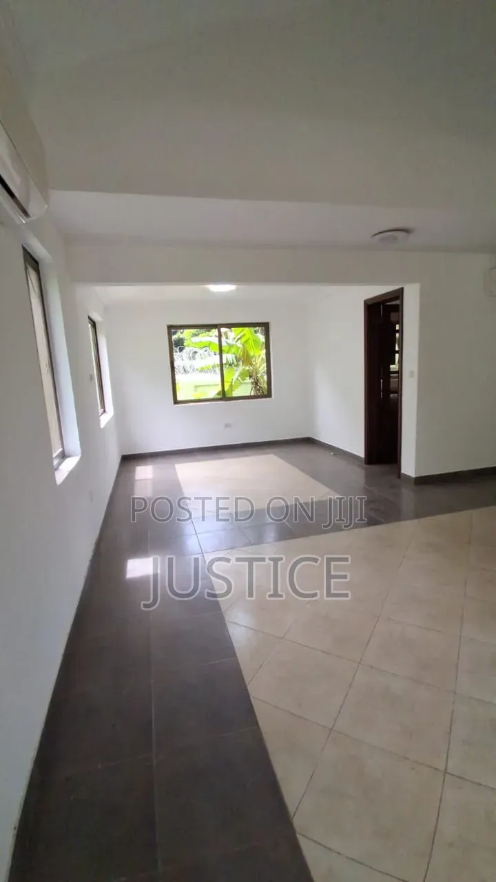 4bdrm House in Cantonments, DVLA Area for rent