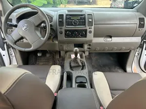Nissan Navara 2014 White