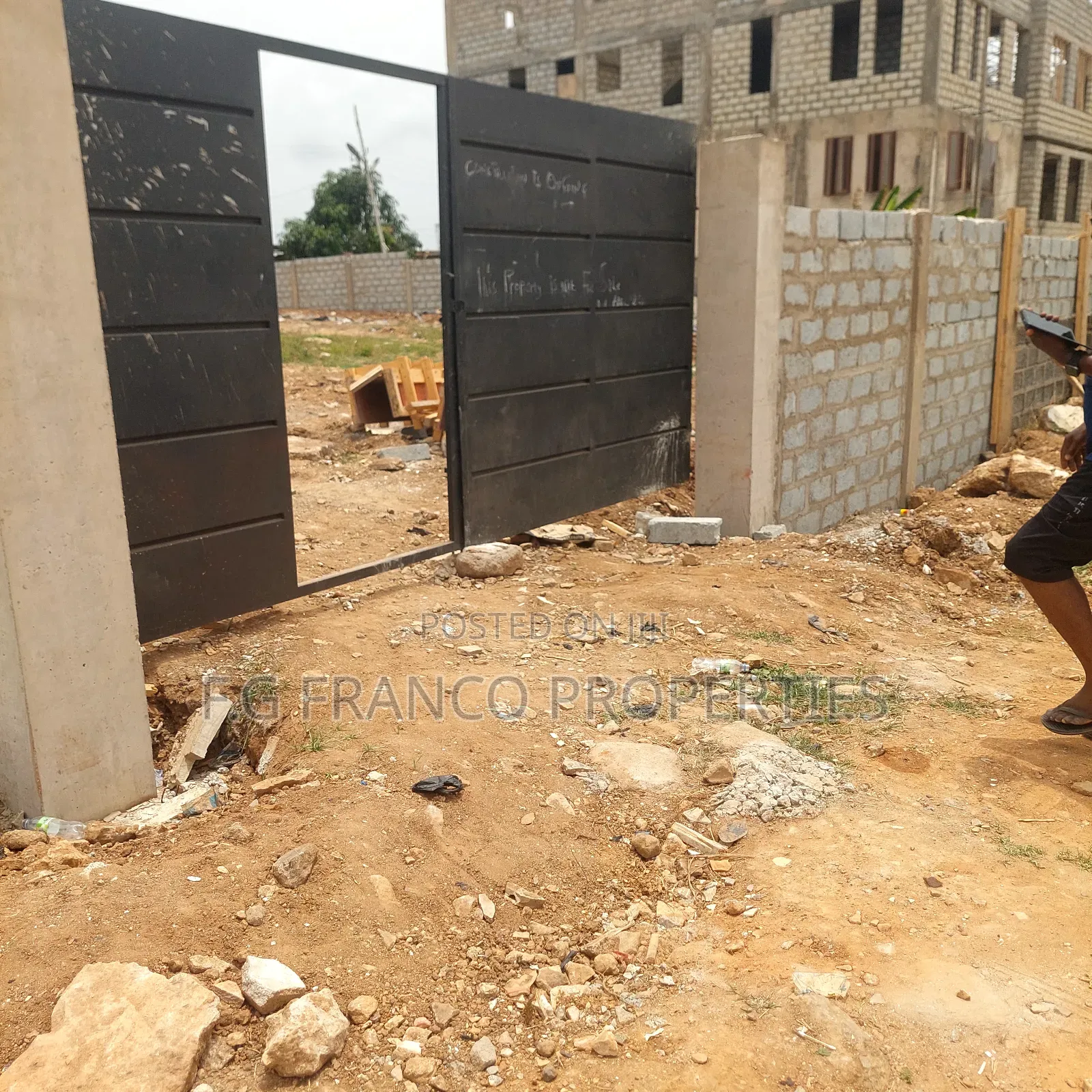 One End Helf Plots of Land for Sale at Ladadi