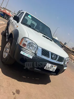 Nissan Hardbody 2015 White