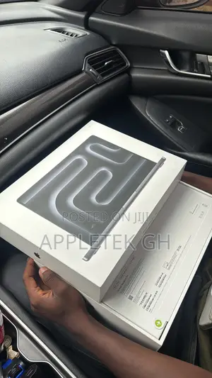 New Laptop Apple MacBook Pro 2025 M5 14-inch 16GB Apple M5 SSD 1T