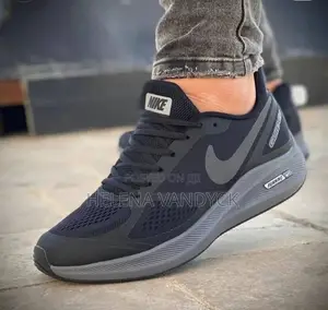 Nike Running Guide 10 Trainer Running Sneakers