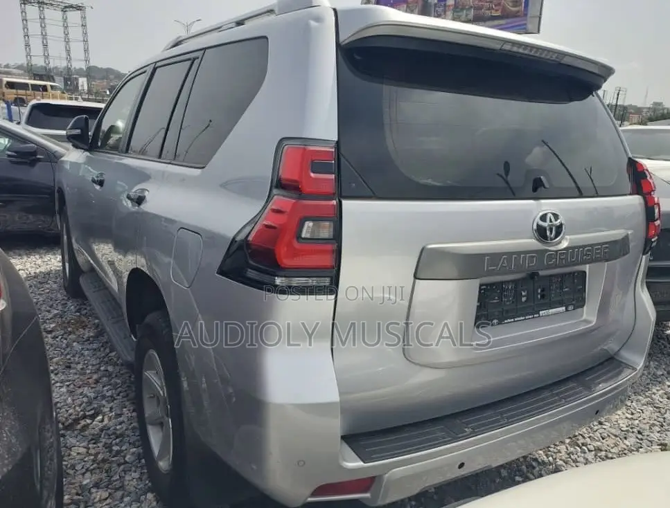 Toyota Land Cruiser Prado 2019 Silver