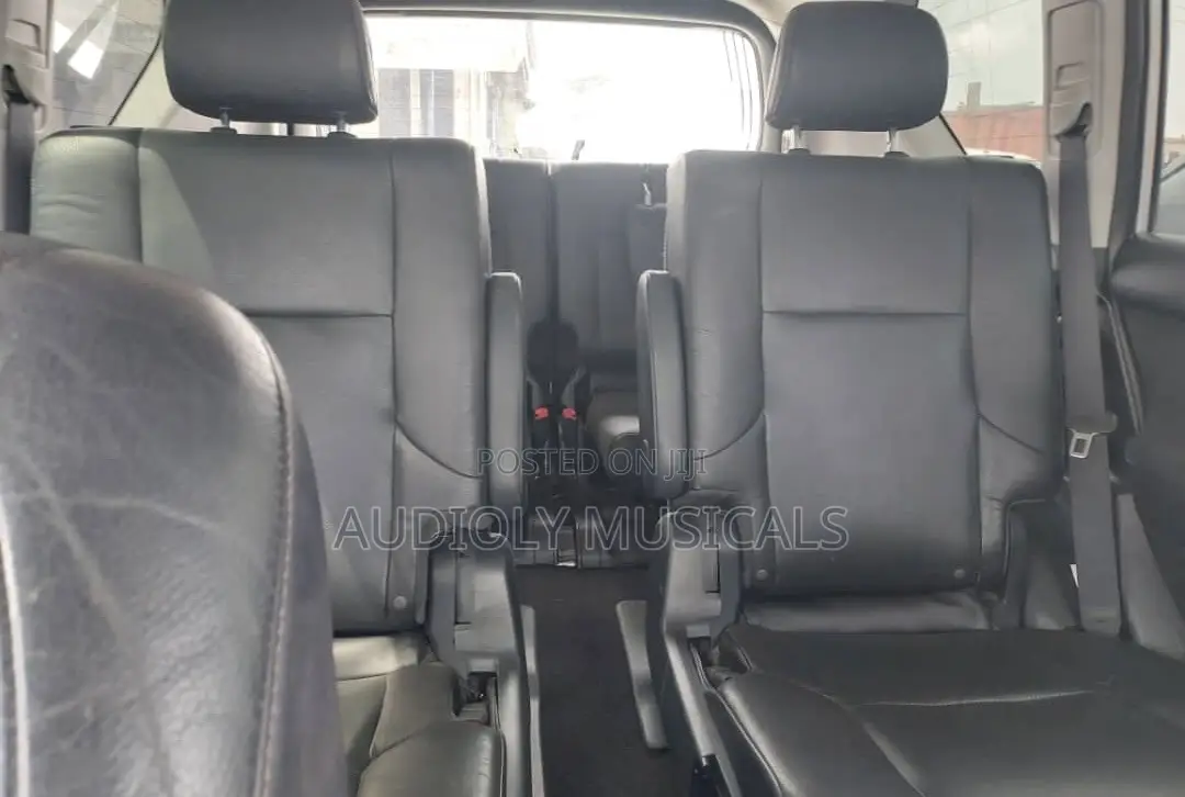 Toyota Land Cruiser Prado 2019 Silver