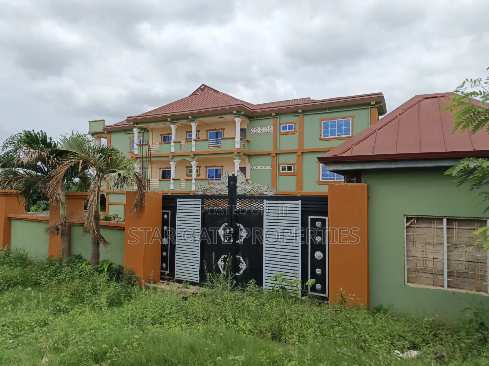20bdrm House in 39 Bedrooms House, Kumasi Metropolitan for sale