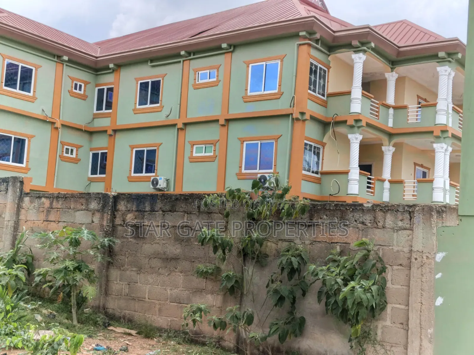 20bdrm House in 39 Bedrooms House, Kumasi Metropolitan for sale