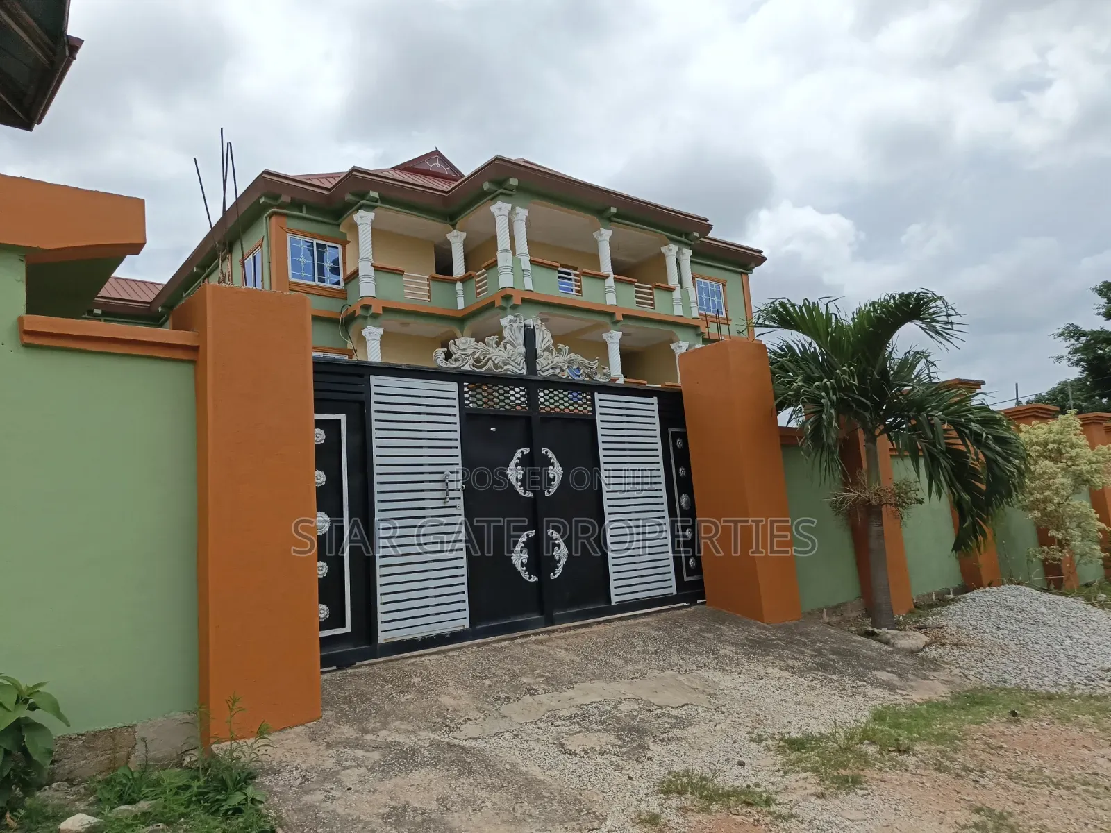 20bdrm House in 39 Bedrooms House, Kumasi Metropolitan for sale