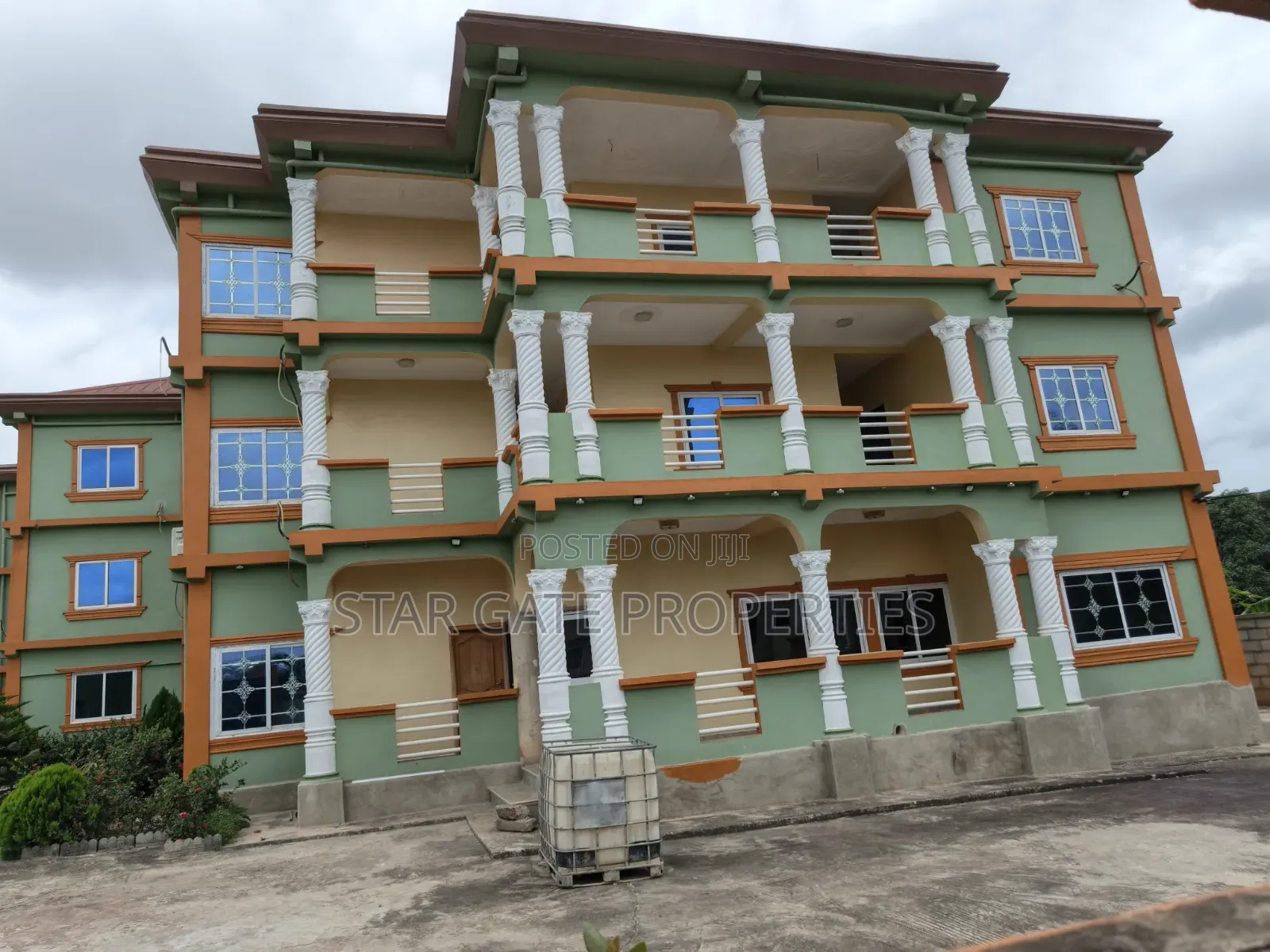 20bdrm House in 39 Bedrooms House, Kumasi Metropolitan for sale