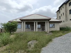 4bdrm House in Aduman, Kumasi Metropolitan for sale