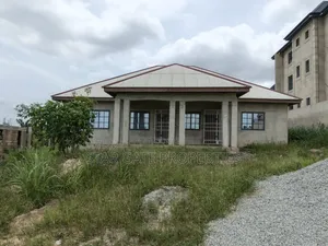 4bdrm House in Aduman, Kumasi Metropolitan for sale