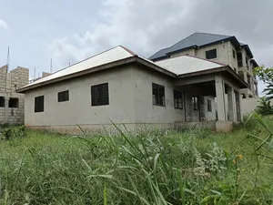 4bdrm House in Aduman, Kumasi Metropolitan for sale