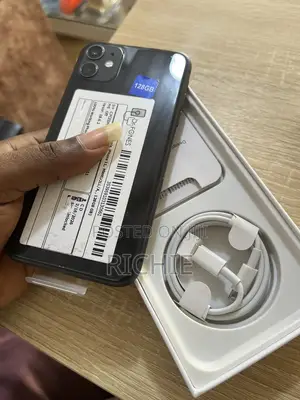 New Apple iPhone 11 128 GB Black