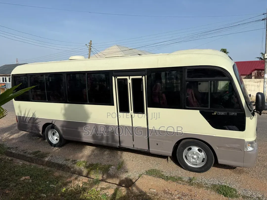 Hyundai County 2015 Beige