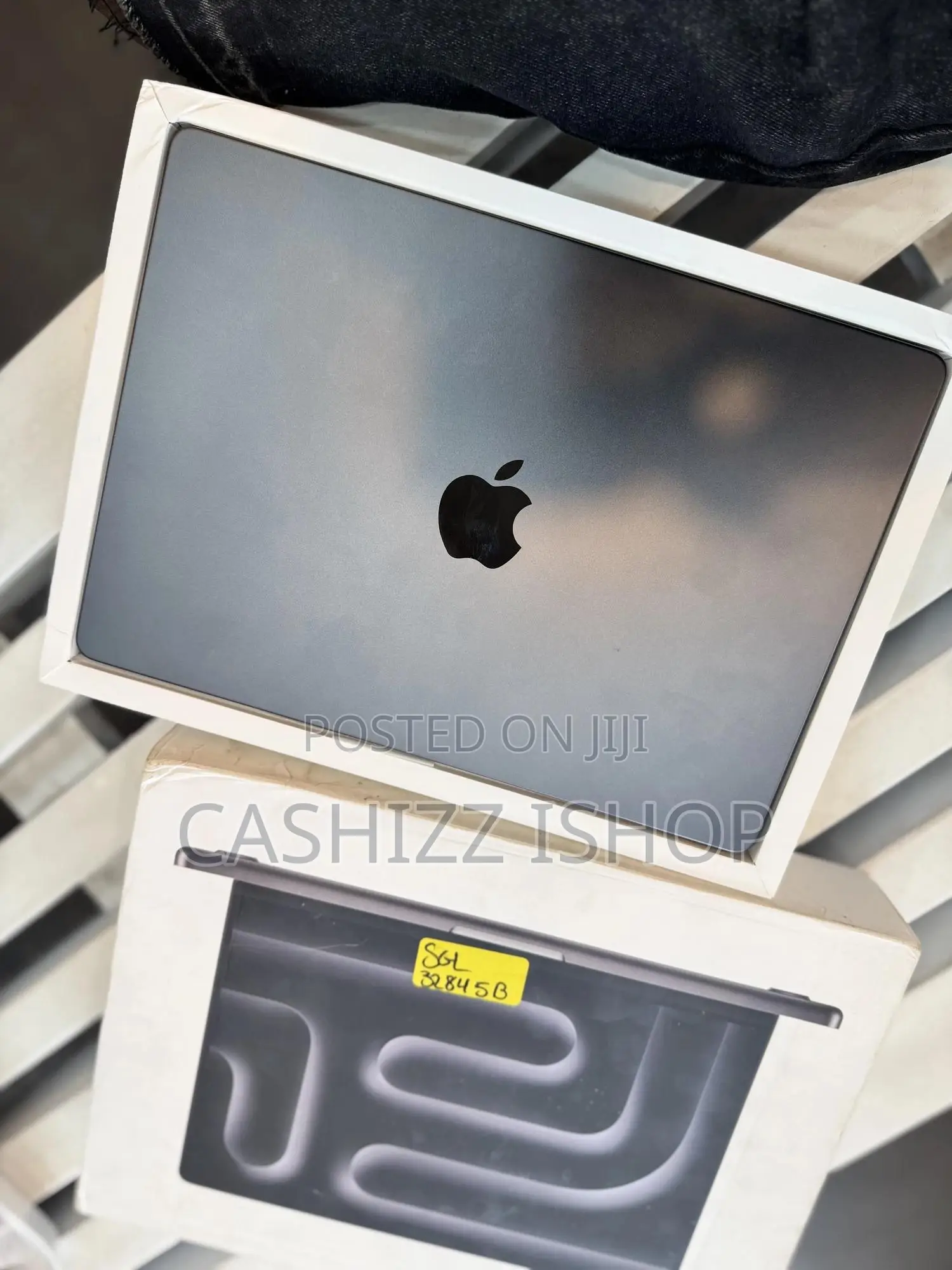 Laptop Apple MacBook Pro 2025 M5 14-inch 16GB Apple M5 SSD 512GB