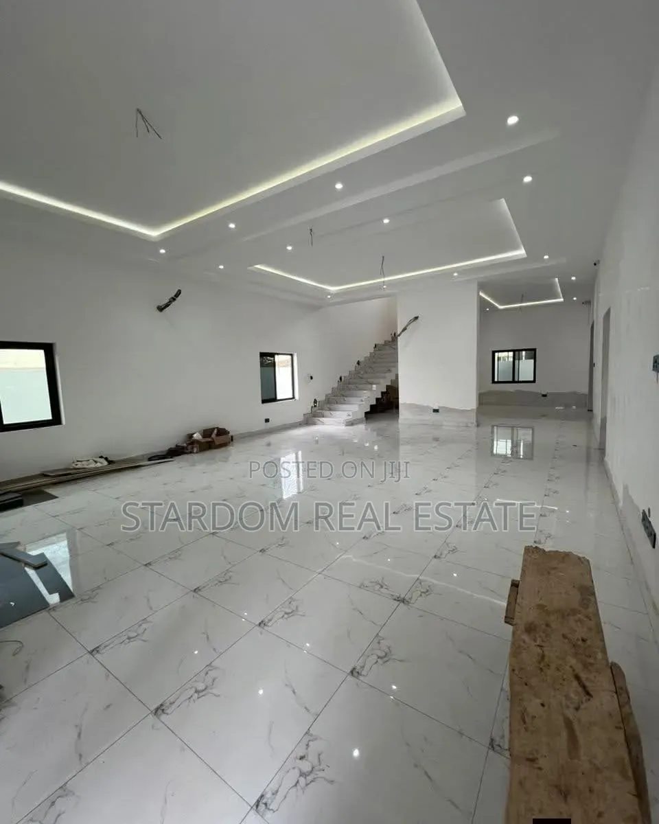4bdrm Duplex in Ashongman Estate, Police Station for sale