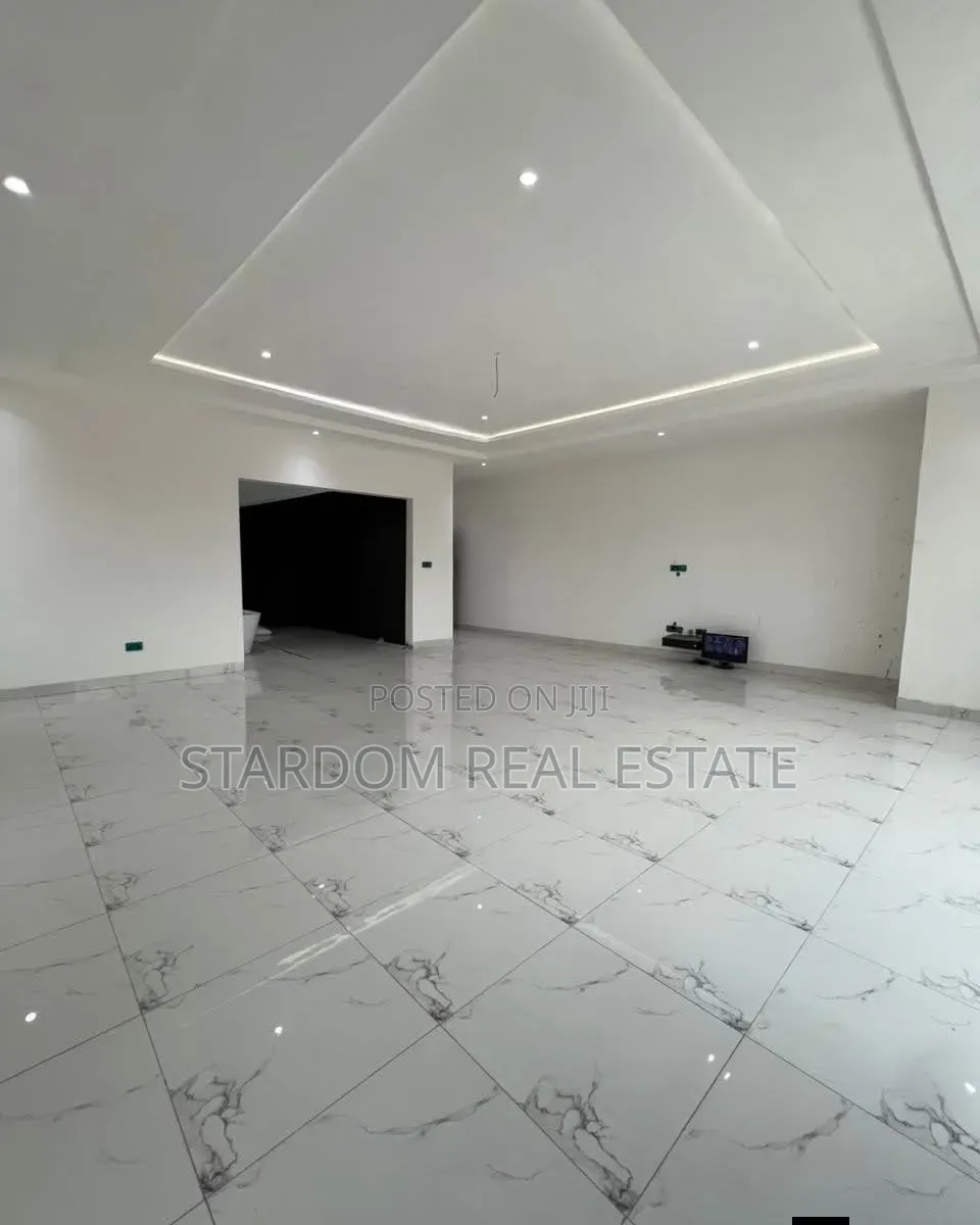 4bdrm Duplex in Ashongman Estate, Police Station for sale
