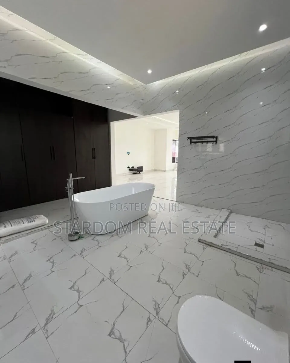 4bdrm Duplex in Ashongman Estate, Police Station for sale