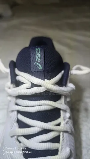 Ttennis Shoes