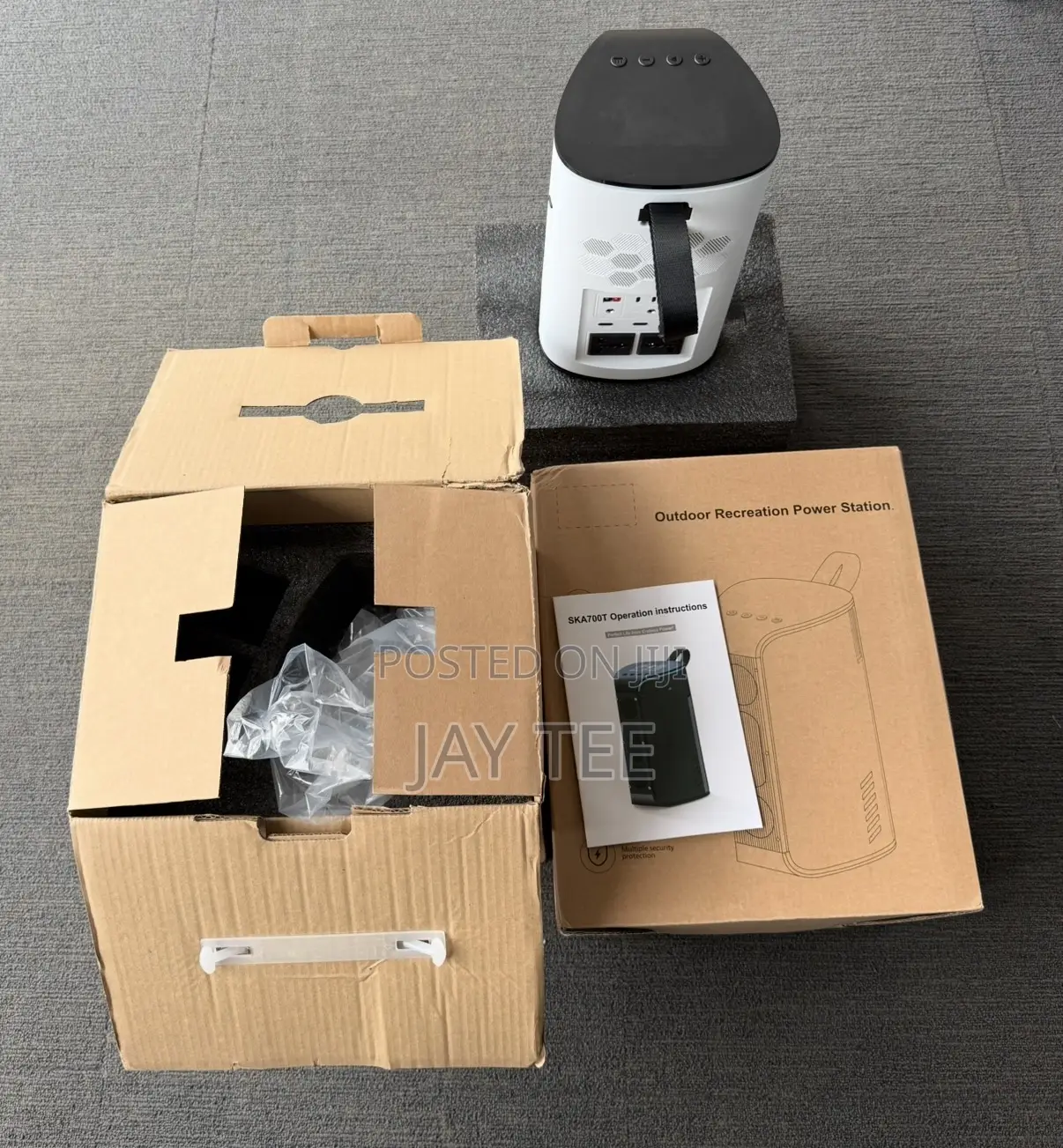 Outdoor Recreation 700w Power Station and Speaker