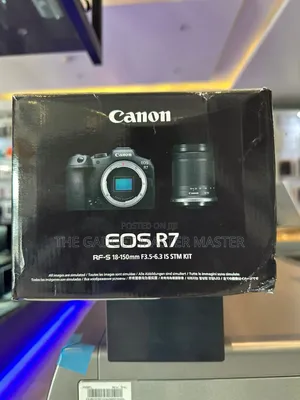 Canon Eos R7 Mirrorless Camera With 18-150mm Lens