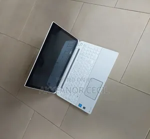 Laptop Toshiba Dynabook t552 8GB Intel Celeron HDD 750GB