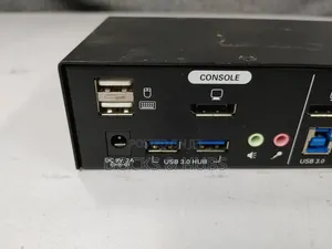 Tripp Lite 4-Port Displayport KVM Switch With Audio Usb 3.0 Hub