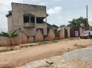 7bdrm House in Brother K Estate, Kumasi Metropolitan for sale